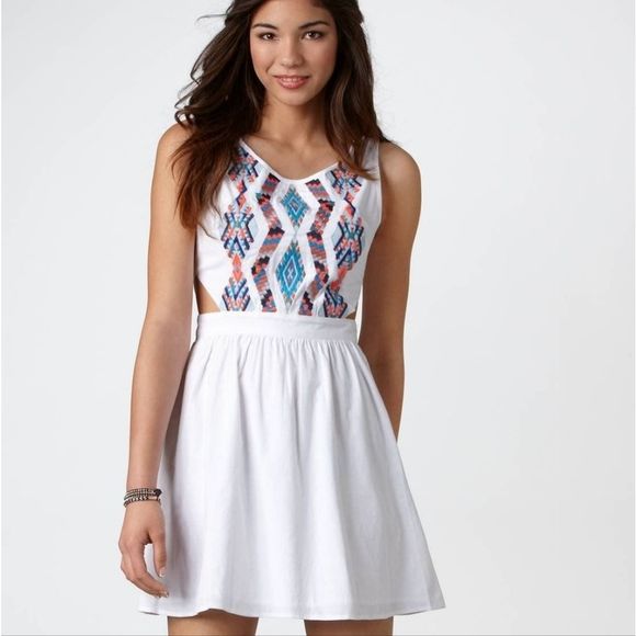 American Eagle Outfitters Dresses & Skirts - American Eagle Outfitters Embroidered Cutout Sleeveless Mini White Dress Size 8.